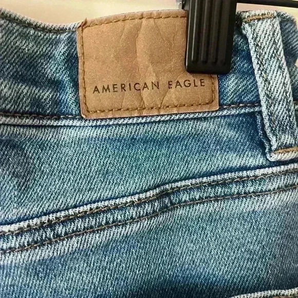 (EUC) American Eagle Medium Wash Jeans Size 00 - Picture 7 of 9